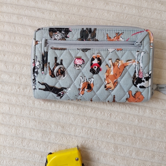 Vera Bradley RFID Turnlock Wallet in the Dog Show pattern - Picture 4 of 8